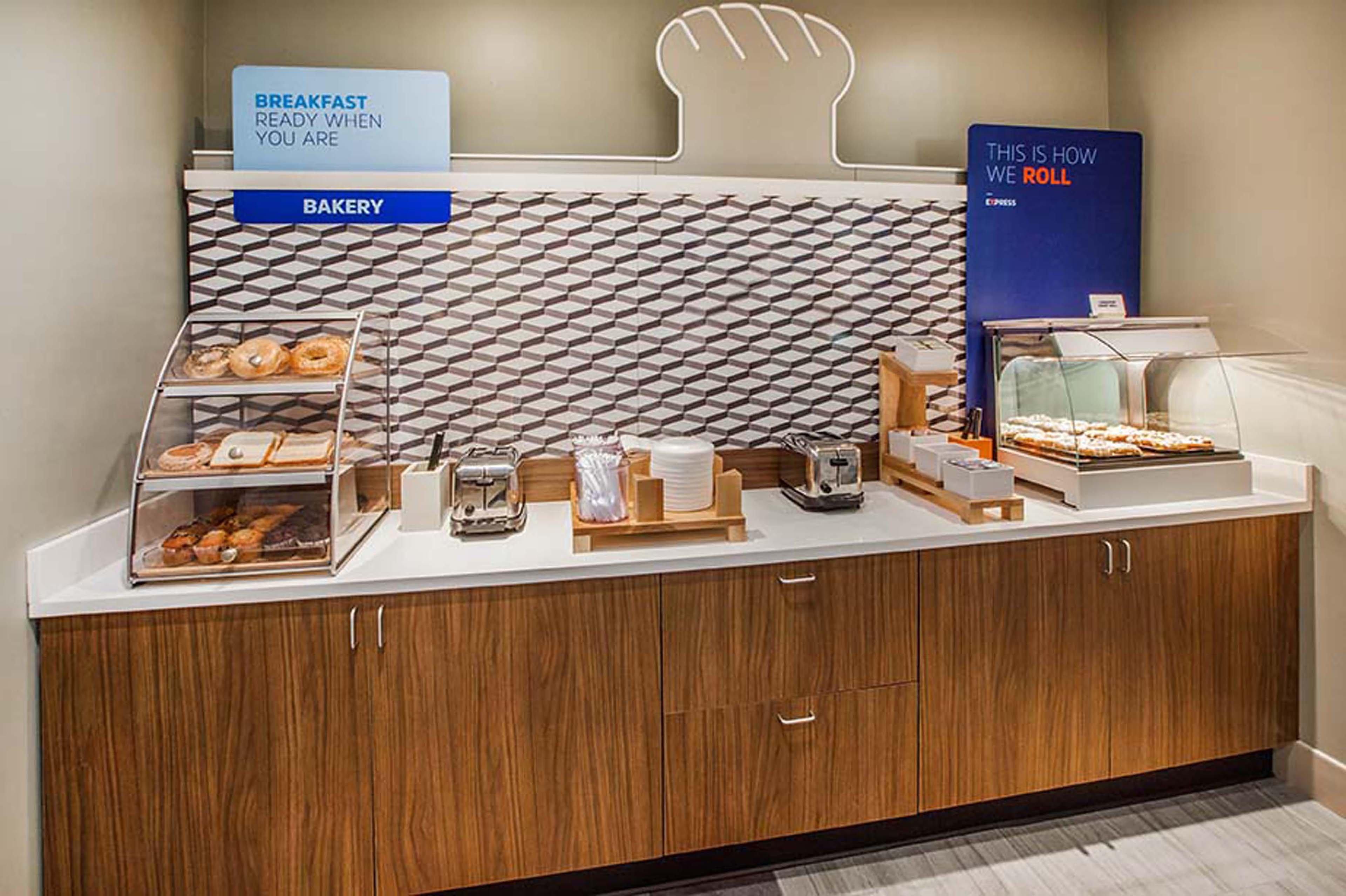 Holiday Inn Express Hotel & Suites Huntsville By Ihg Екстер'єр фото