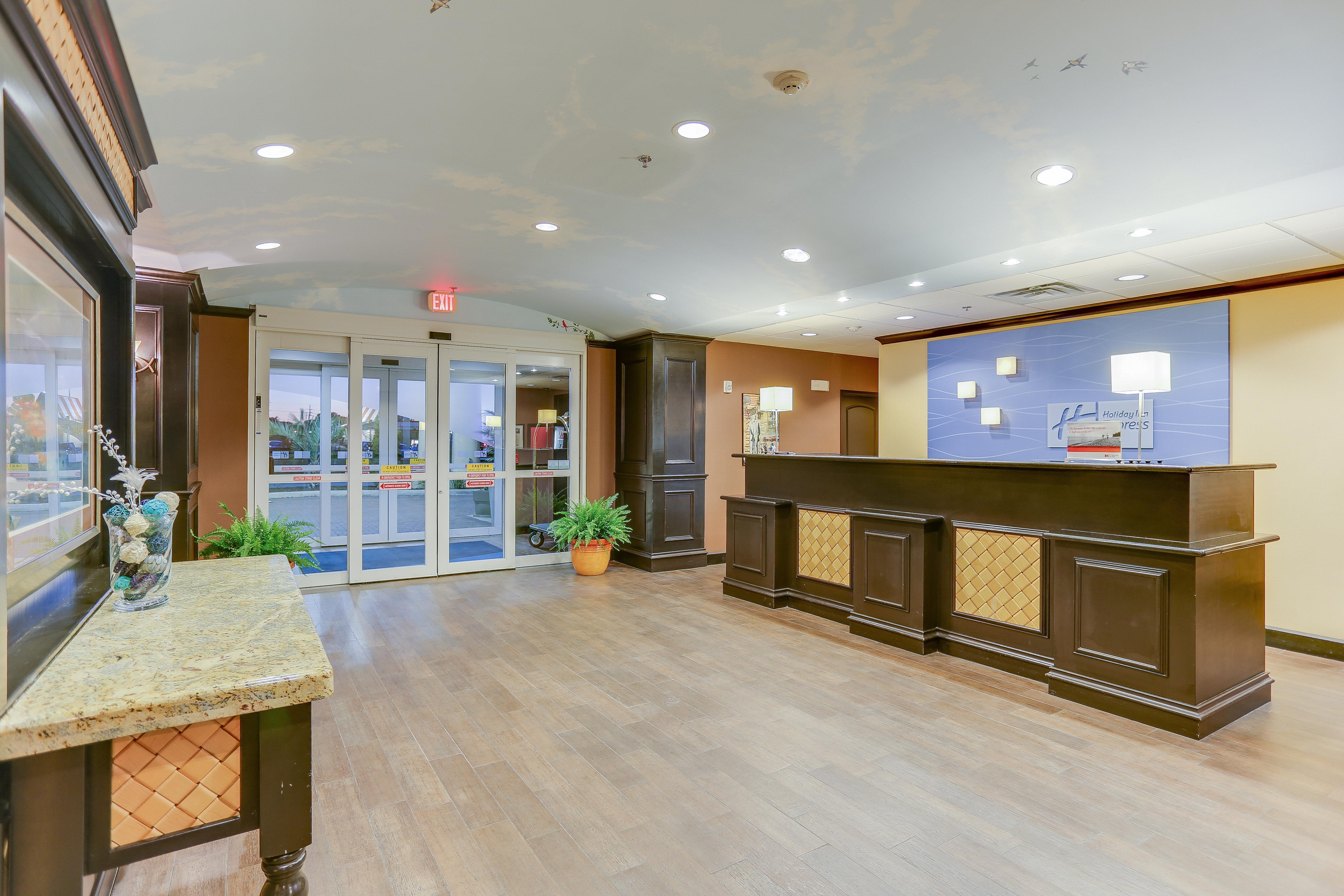 Holiday Inn Express Hotel & Suites Huntsville By Ihg Екстер'єр фото