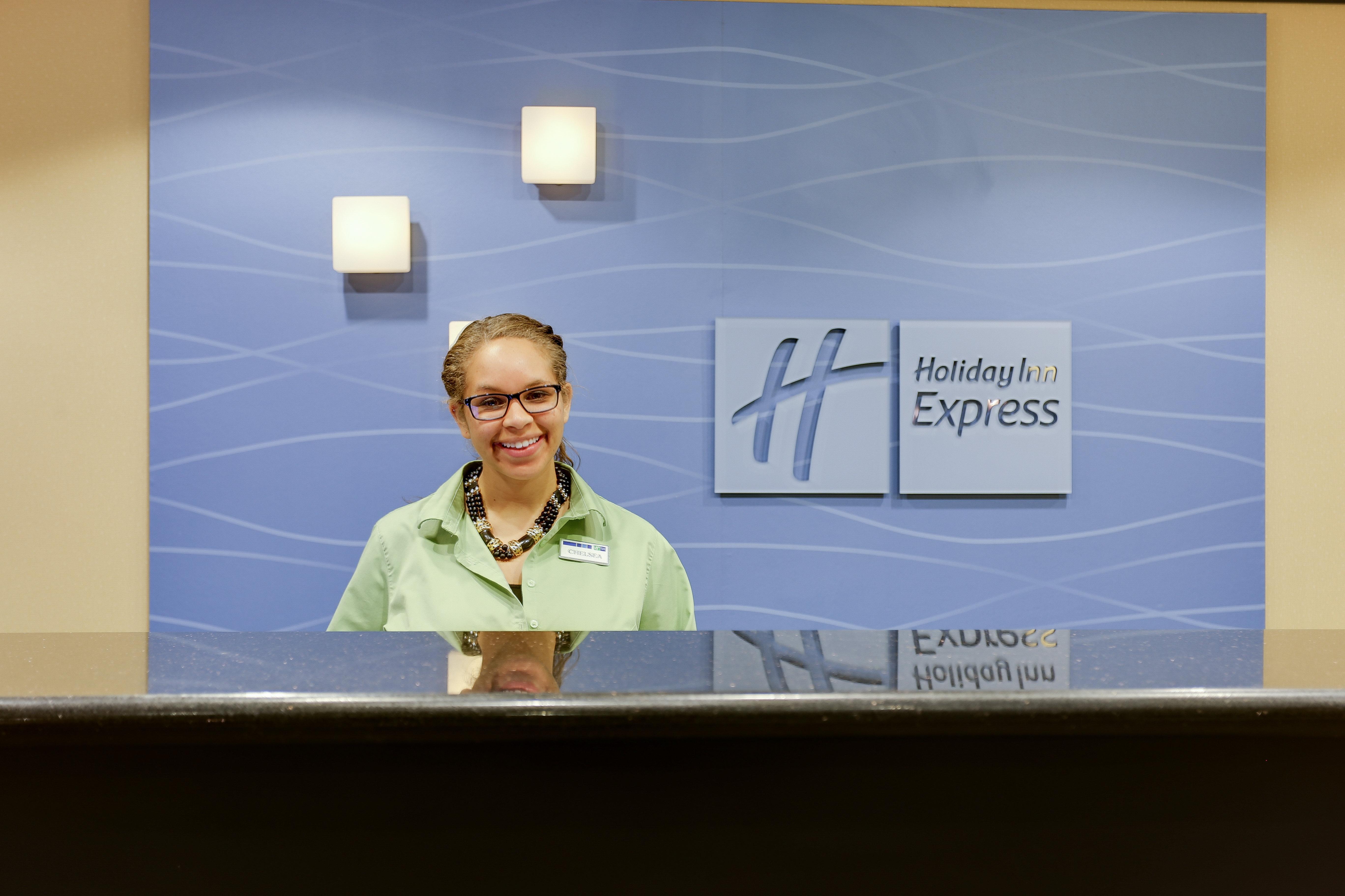 Holiday Inn Express Hotel & Suites Huntsville By Ihg Екстер'єр фото