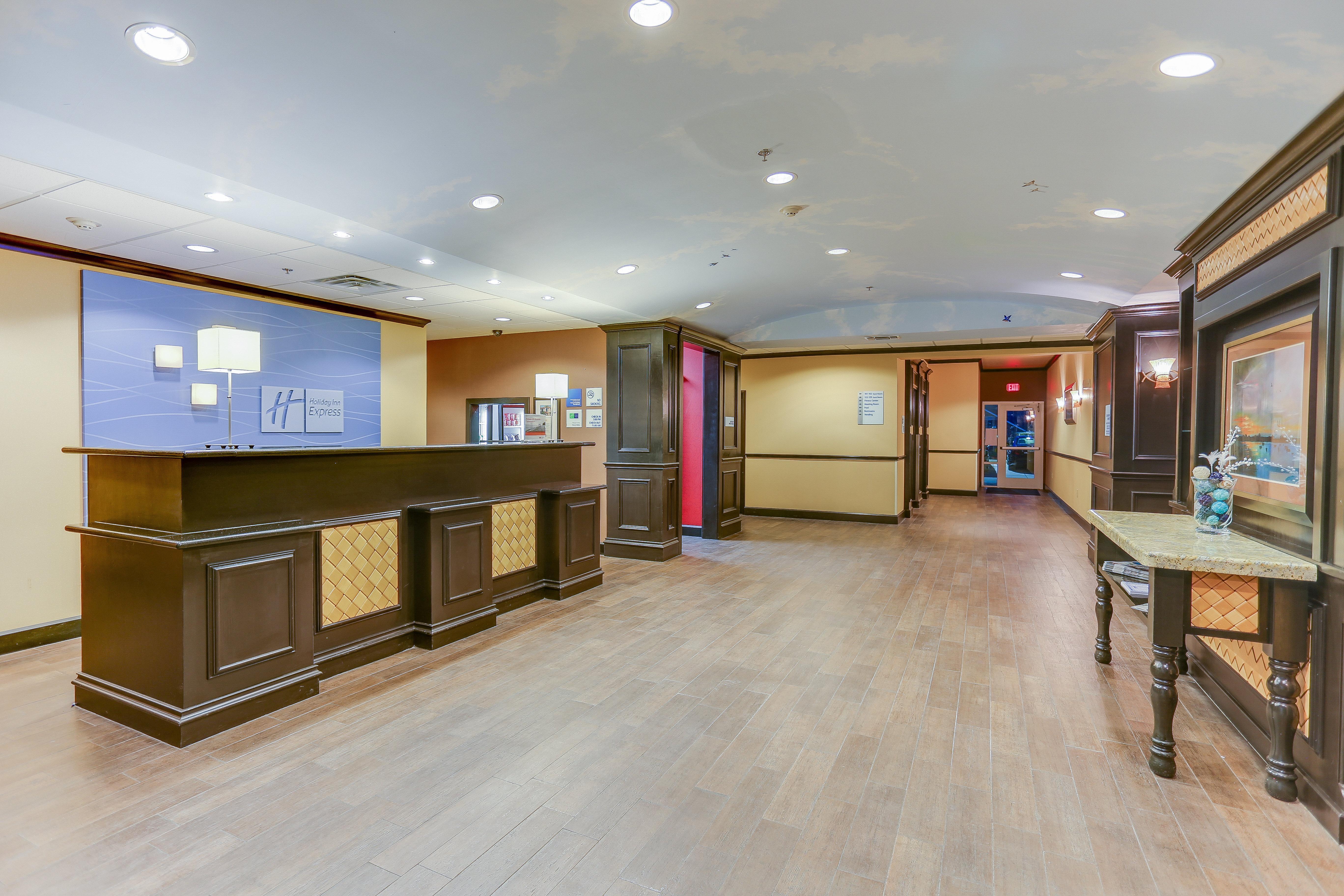 Holiday Inn Express Hotel & Suites Huntsville By Ihg Екстер'єр фото