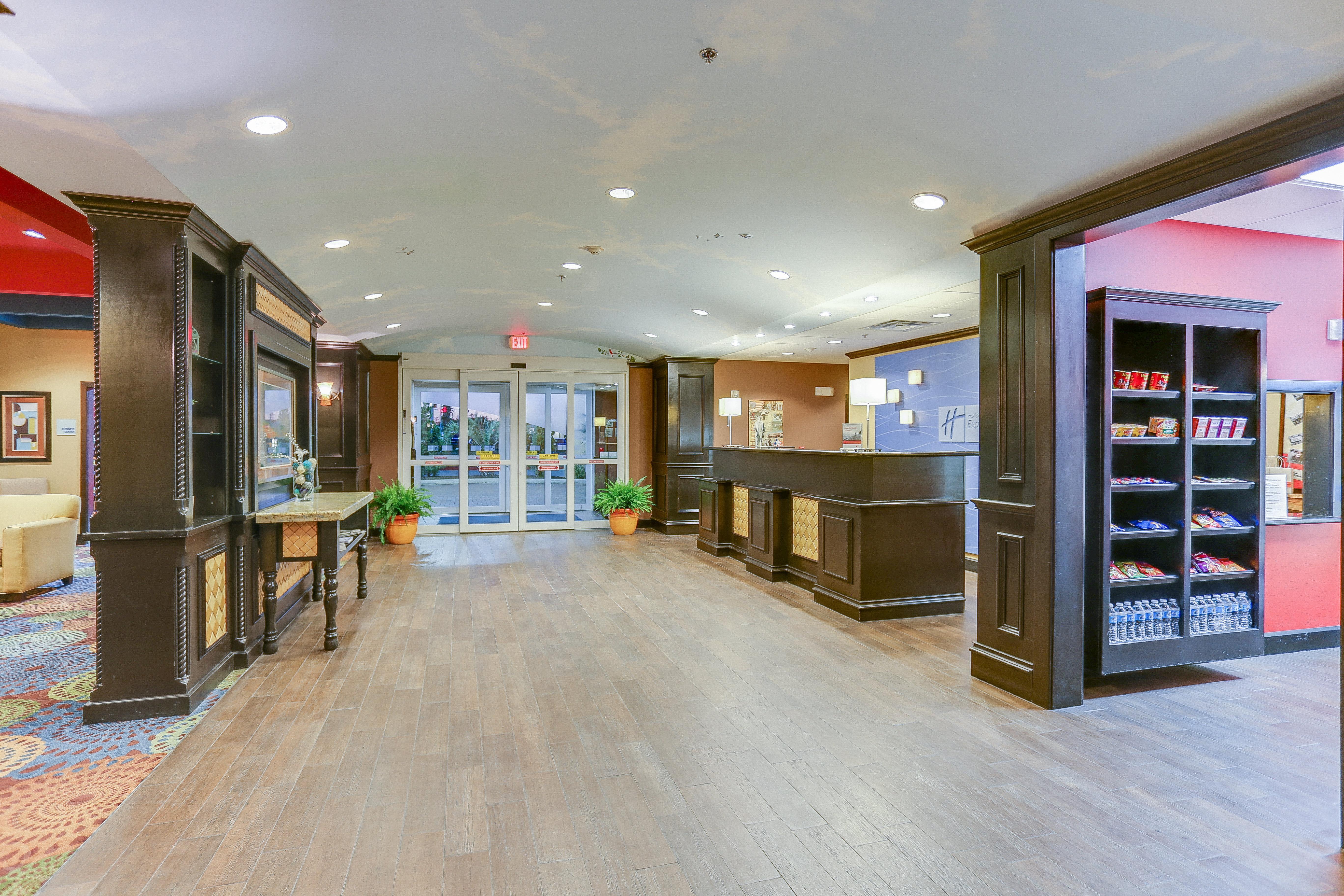 Holiday Inn Express Hotel & Suites Huntsville By Ihg Екстер'єр фото