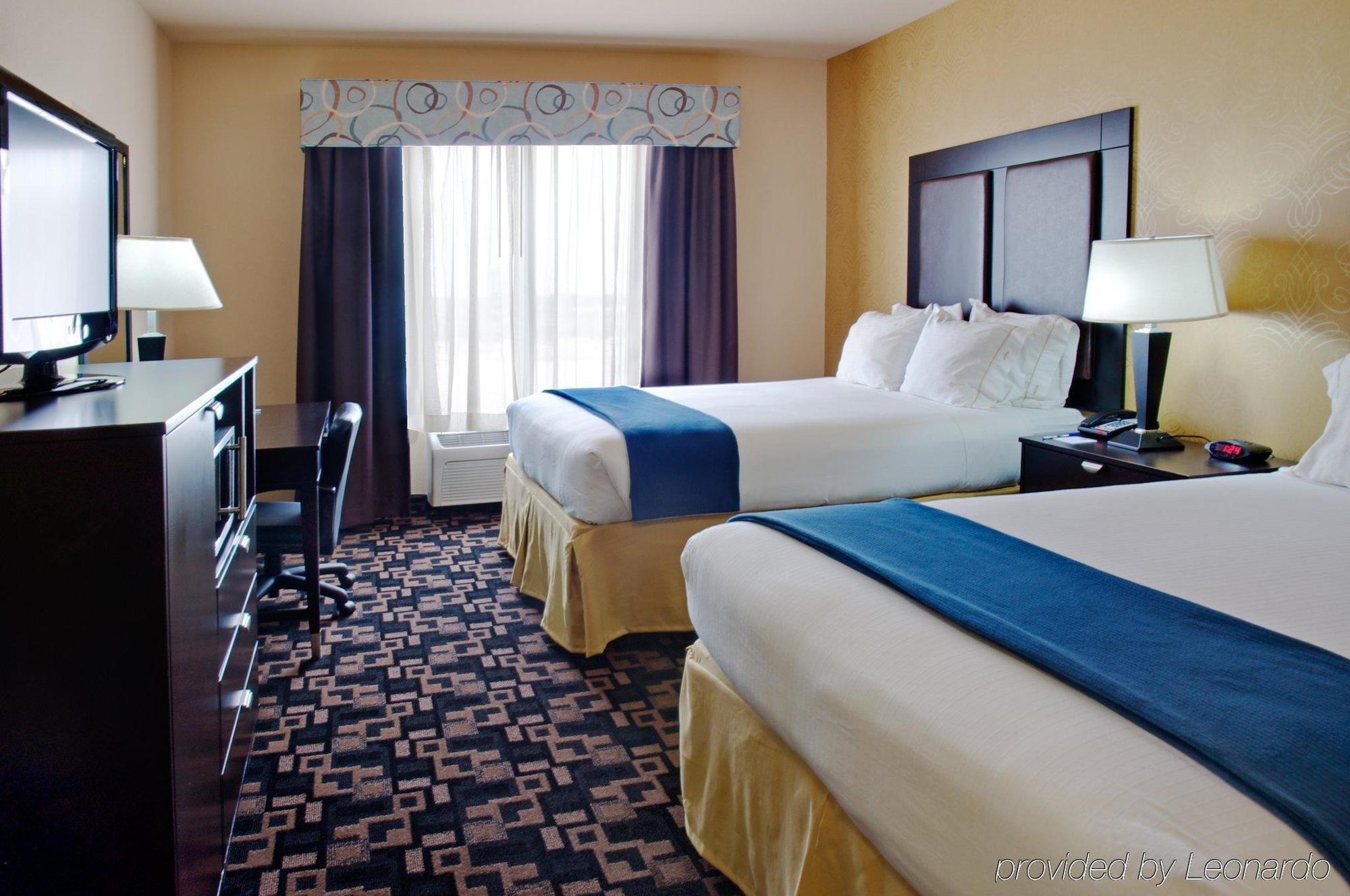 Holiday Inn Express Hotel & Suites Huntsville By Ihg Номер фото