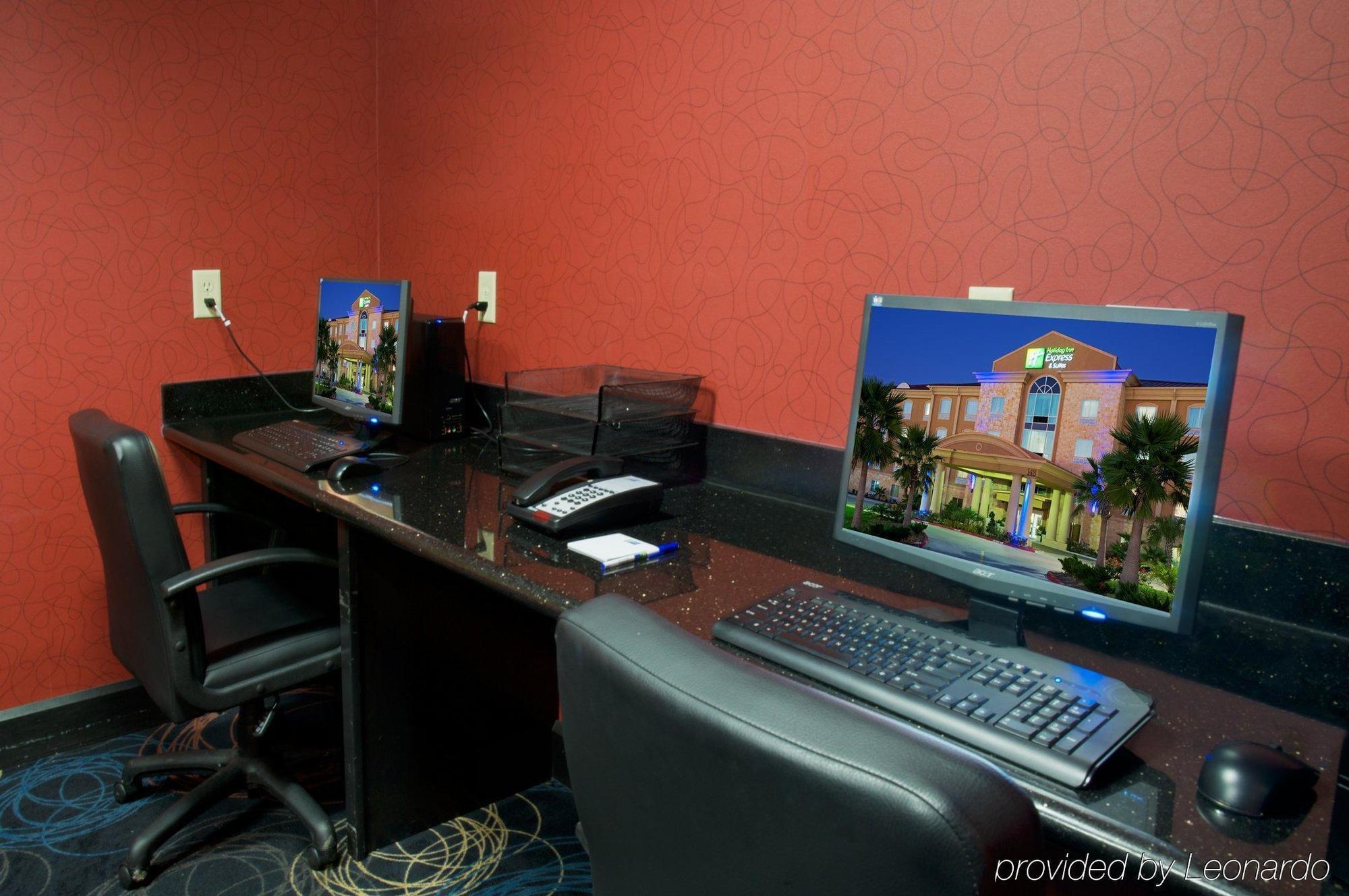 Holiday Inn Express Hotel & Suites Huntsville By Ihg Зручності фото